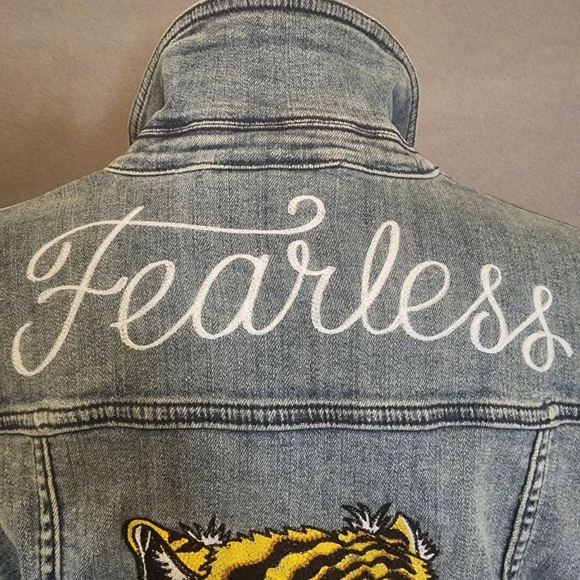Torrid Premium Denim Jacket embroidered Fearless floral - Picture 11 of 15